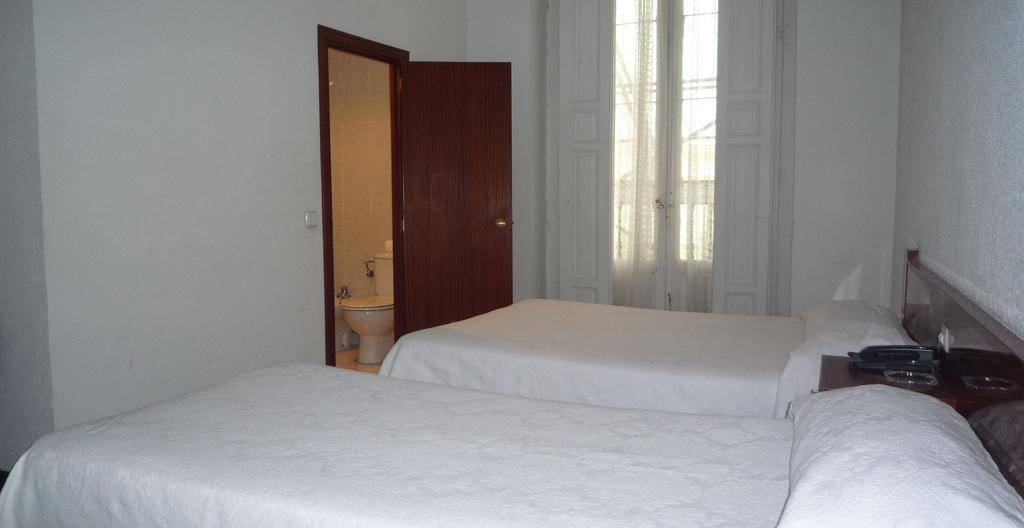 Hostal Americano Мадрид Стая снимка