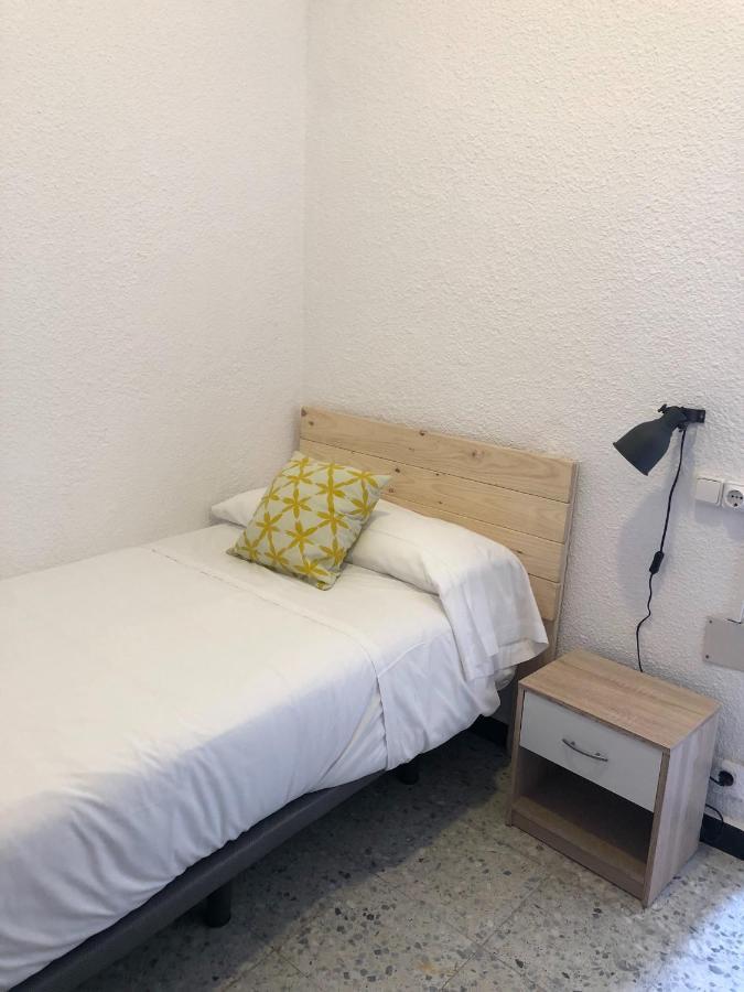 Hostal Americano Мадрид Екстериор снимка