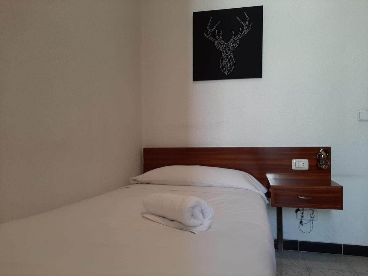 Hostal Americano Мадрид Екстериор снимка
